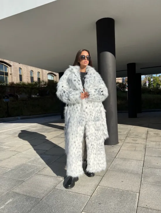 Удлиненная шуба из экомеха под рысь