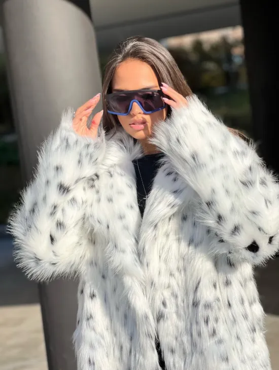 Удлиненная шуба из экомеха под рысь