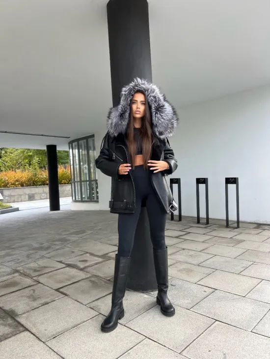 Дубленка - косуха с капюшоном из меха чернобурой лисы