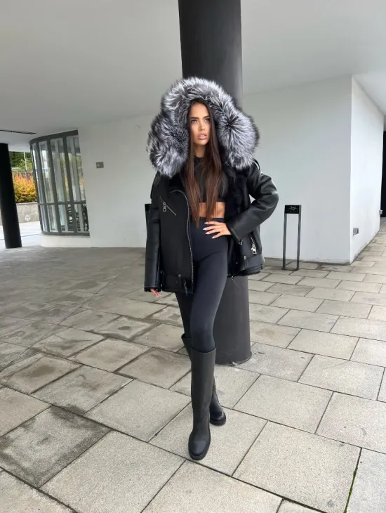 Дубленка - косуха с капюшоном из меха чернобурой лисы