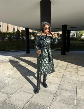 Пальто - пуховик с воротником из меха норки в цвете изумруд