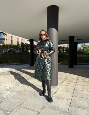 Пальто - пуховик с воротником из меха норки в цвете изумруд