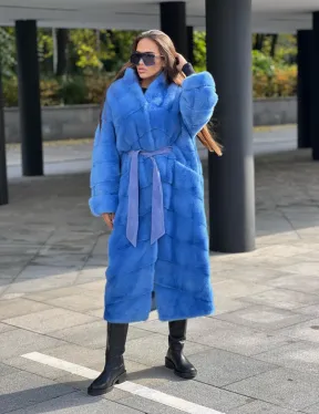 Удлиненная норковая шуба с поясом в голубом оттенке