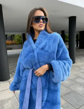 Удлиненная норковая шуба с поясом в голубом оттенке