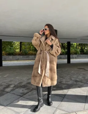 Шуба из меха аукционной норки с английским воротником