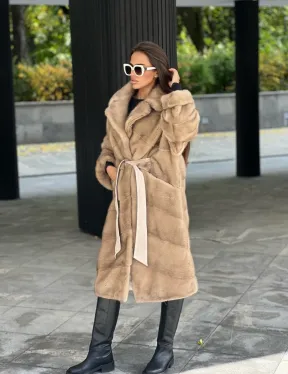 Шуба из меха аукционной норки с английским воротником