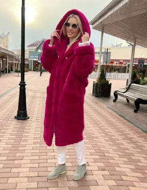 Шуба из скандинавской норки с капюшоном в розовом цвете