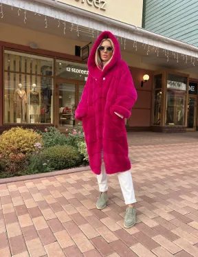 Шуба из скандинавской норки с капюшоном в розовом цвете