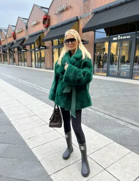 Короткая шуба из меха норки Velvet в изумрудном цвете