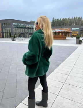 Короткая шуба из меха норки Velvet в изумрудном цвете
