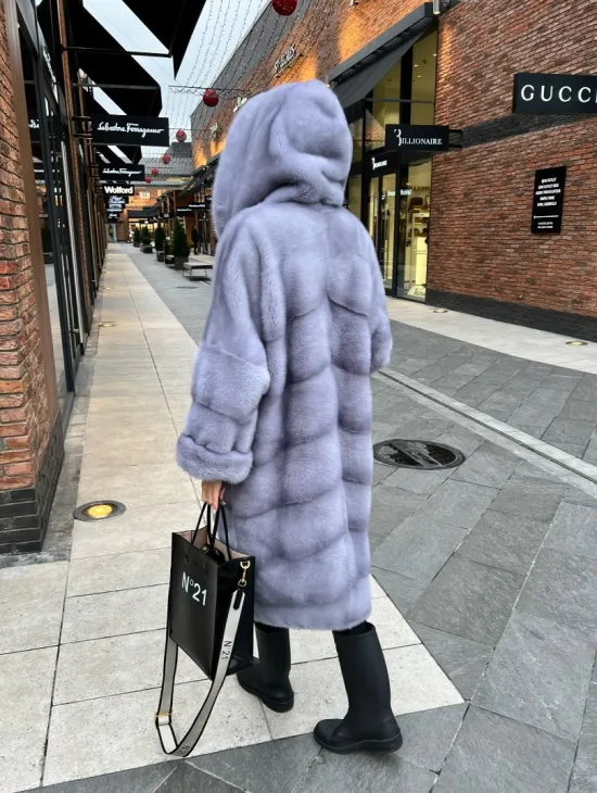 Шикарная норковая шуба с капюшоном - цвет сапфир