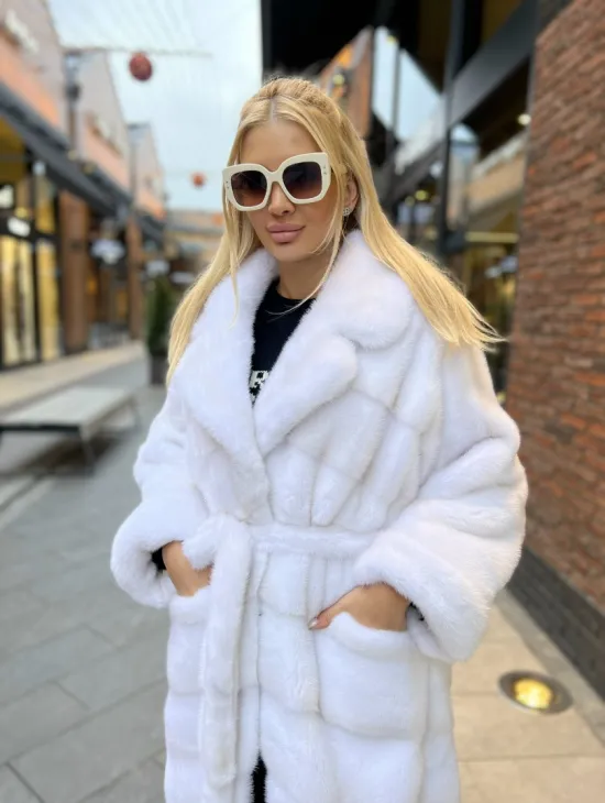 Удлиненная шуба из меха датской норки в цвете паломино