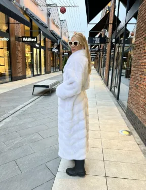 Удлиненная шуба из меха датской норки в цвете паломино