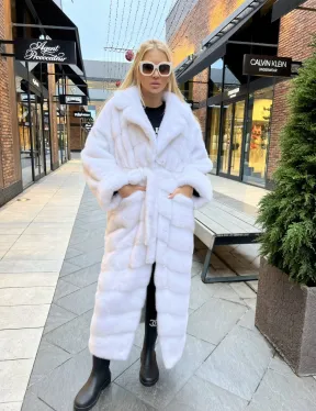 Удлиненная шуба из меха датской норки в цвете паломино