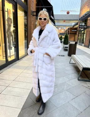 Удлиненная шуба из меха датской норки в цвете паломино