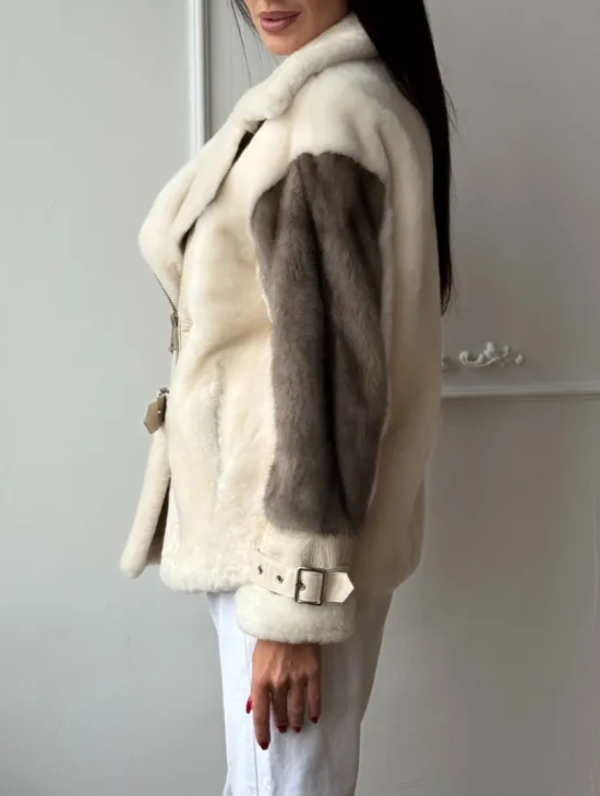 Дубленка из натуральной овчины с рукавами из меха норки