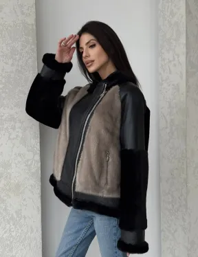 Черная дубленка из овчины с рукавами из меха норки