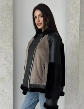 Черная дубленка из овчины с рукавами из меха норки