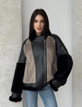 Черная дубленка из овчины с рукавами из меха норки