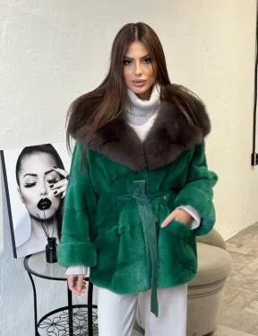 Норковое пончо с капюшоном в цвете изумруд