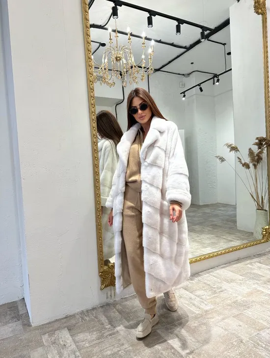 Шуба из плюшевой аукционной норки Velvet - цвет жемчуг