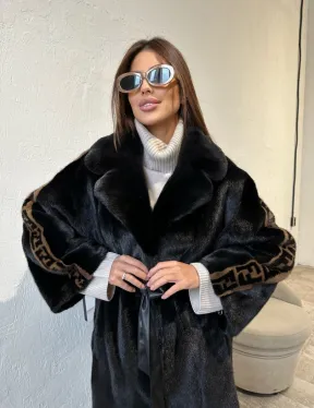 Черная плюшевая норковая шуба с принтом на рукавах