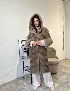 Норковая шуба с капюшоном в цвете пастель