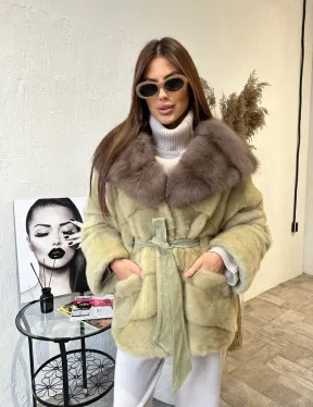 Куртка из меха норки с капюшоном  - цвет фисташка