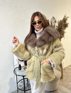 Куртка из меха норки с капюшоном  - цвет фисташка