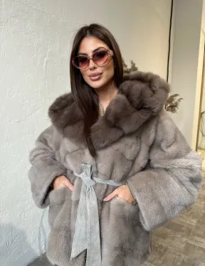 Норковое пончо - шуба с капюшоном из меха куницы