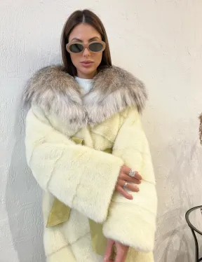 Шуба норковая с капюшоном из меха рыси - бледно-желтый цвет