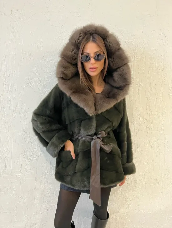 Норковое пончо шуба с капюшоном из меха куницы - цвет оливковый