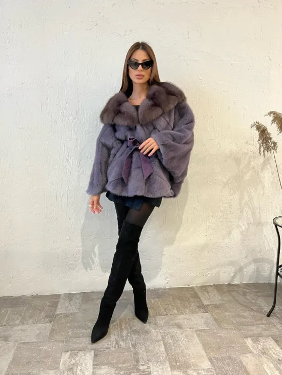 Шуба норковая - пончо с капюшоном куница цвет лаванда