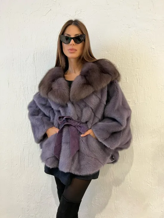 Шуба норковая - пончо с капюшоном куница цвет лаванда