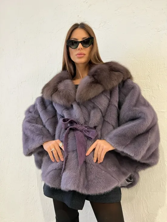 Шуба норковая - пончо с капюшоном куница цвет лаванда