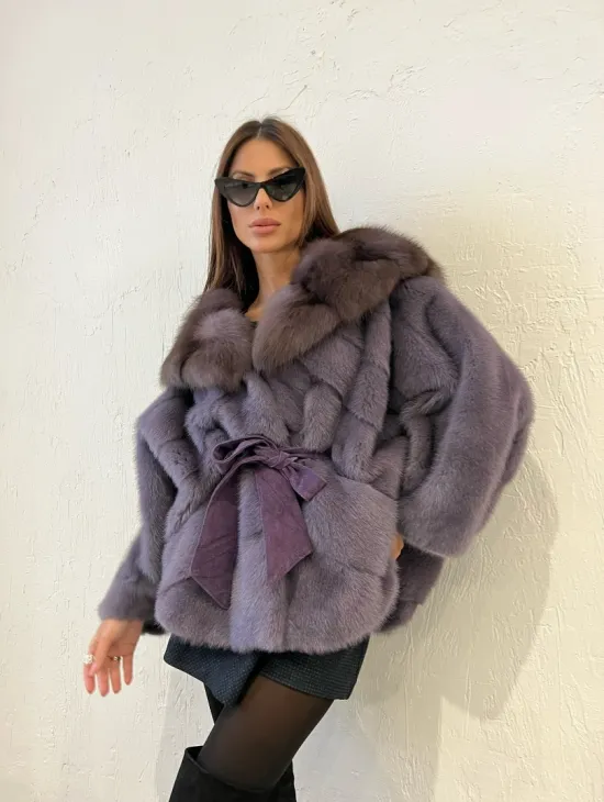 Шуба норковая - пончо с капюшоном куница цвет лаванда