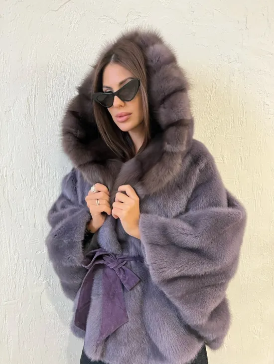 Шуба норковая - пончо с капюшоном куница цвет лаванда