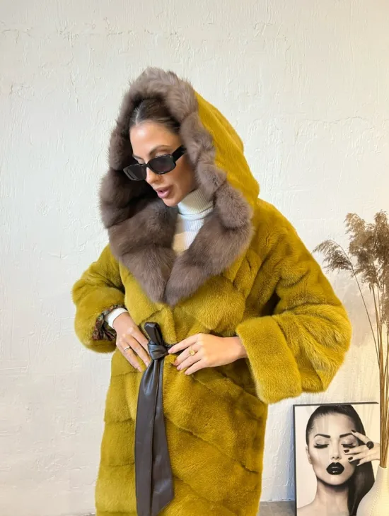 Норковая шуба с капюшоном куница - цвет горчичный