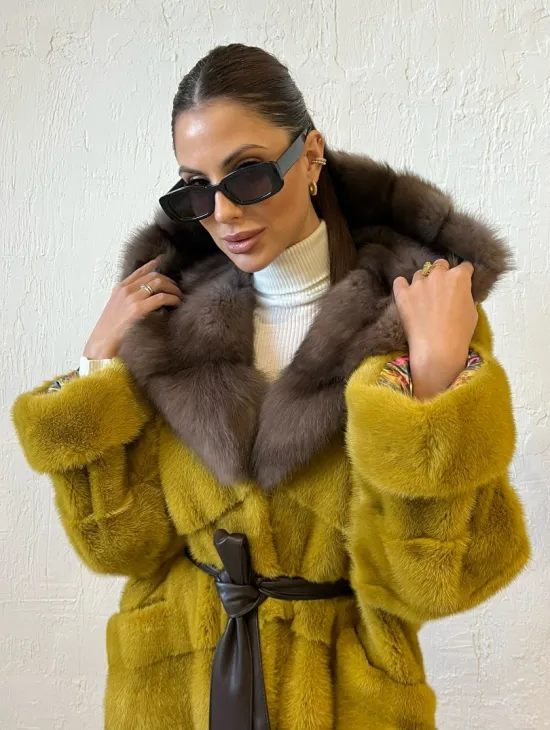 Норковая шуба с капюшоном куница - цвет горчичный