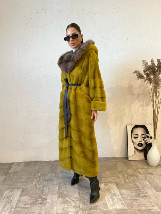 Норковая шуба с капюшоном куница - цвет горчичный