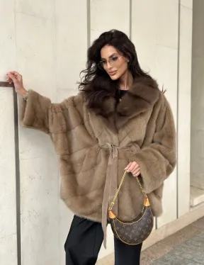 Короткая шуба из меха норки с воротником куница - цвет пастель