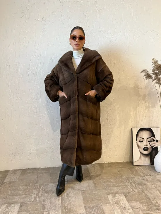 Шуба из меха норки с капюшоном - цвет соболь