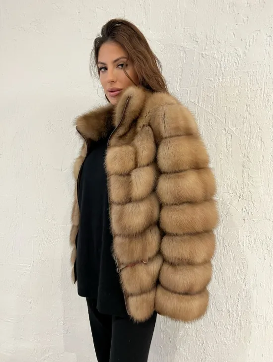 Шуба из меха куницы на молнии