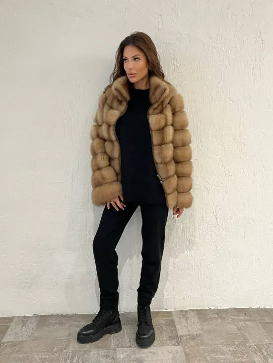 Шуба из меха куницы на молнии