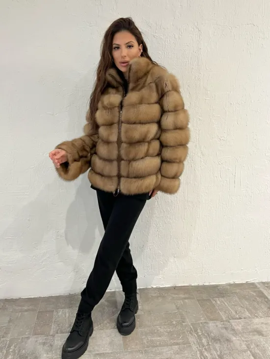 Шуба из меха куницы на молнии