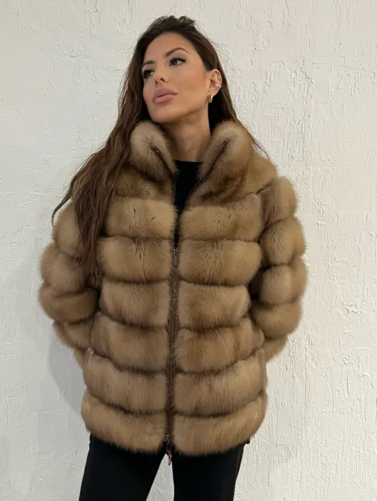 Шуба из меха куницы на молнии