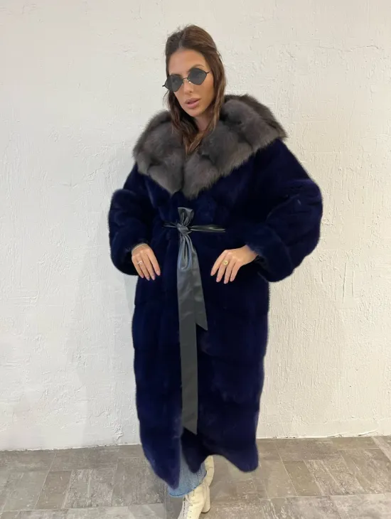 Шуба из меха норки с капюшоном куница - цвет электрик