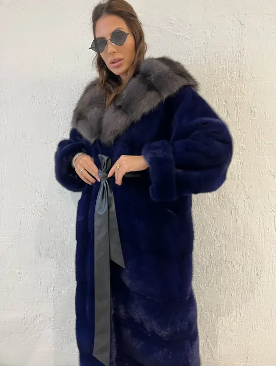 Шуба из меха норки с капюшоном куница - цвет электрик