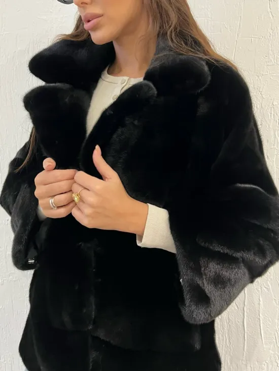 Короткая шуба - автоледи из меха аукционной норки