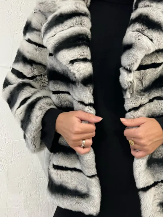 Короткая шуба из меха орилага под шиншиллу